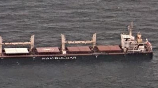 Военен кораб на индийския флот е прехванал отвлечения товарен кораб