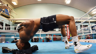 Настивникът на Антъни Джошуа Роб Макракън сподели очакванията за