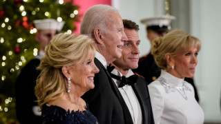 Първите дами Джил Байдън и Бриджит Макрон изглеждаха много близки