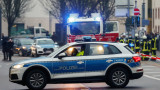 Автомобил премаза хора на пешеходна зона в Германия