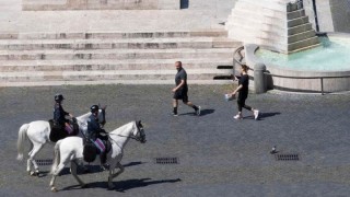 Италианската агенция за гражданска защита регистрира в неделя 174 починали