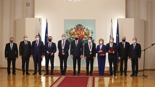 Румен Радев: Просветителят, историкът и лекарят чертаят пътя на подем