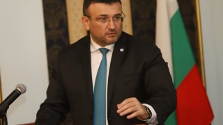 Младен Маринов не е избрал момента за акцията в Комисията по хазарта