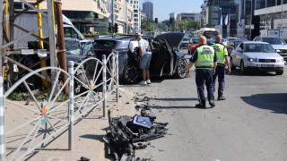 Двама ранени след тежка катастрофа на кръстовище на столичния бул. "Черни връх" 