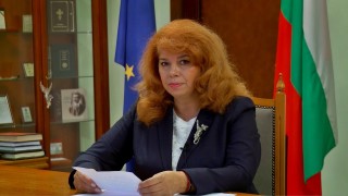 Йотова: Петков не даде възможност да чуем други аргументи за свикване на КСНС освен международния натиск