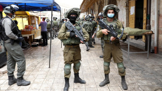 Много палестинци са били арестувани по време на голяма израелска