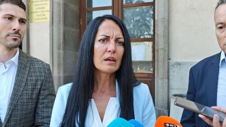 Всички форми на агресия към полицейски служители при изпълнение на