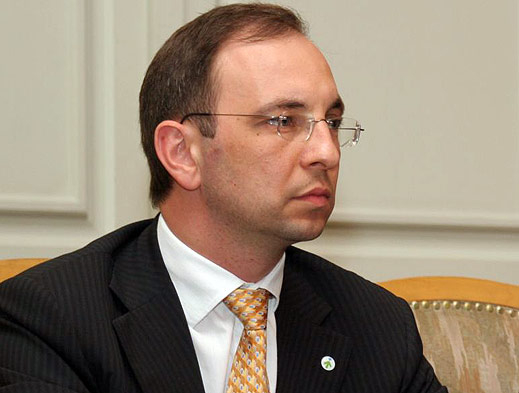 Министър Василев подписа договорите за изграждане на е-правителство
