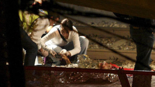 Влак прегази 12 души в Испания