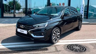 Lada Aura - колата, на която ще се возят по-малките руски шефове