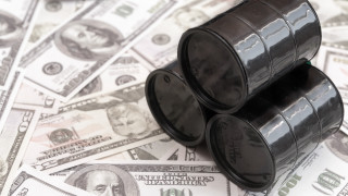 Поредният спад в цените на петрола сорт Брент се обуславя
