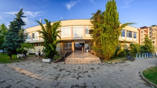 Клубове и школи които ползват залите на Младежкия културен център