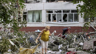 В резултат на обстрела на Харков в понеделник сутринта най малко