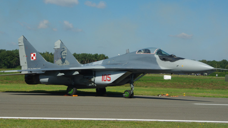Полша предаде на Украйна първите МиГ-29