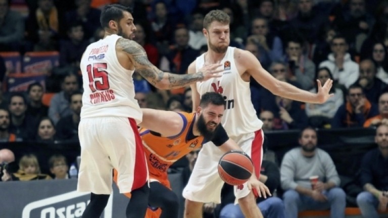 Най-добрият български баскетболист Александър Везенков изигра страхотен мач за Олимпиакос