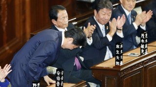 Шиндзо Абе е преизбран за премиер на Япония дни преди