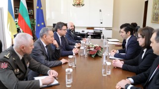 Кирил Петков увери министъра на външните работи на Украйна Дмитро Кулеба