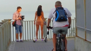 Пикантно! Жена сюрпризира с голо тяло! (СНИМКИ 18+)