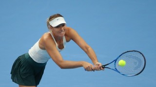 Мария Шарапова започна сезона с убедителна победа в първия кръг