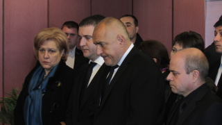 Борисов и Горанов сред стотиците на поклонението на Ваньо Танов в Русе 