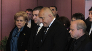 Борисов и Горанов сред стотиците на поклонението на Ваньо Танов в Русе
