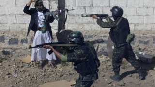 Йеменският президент не се дава на военните