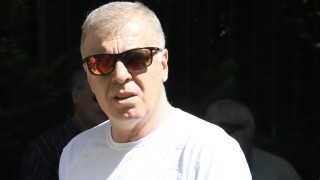 Наско Сираков говори и по темата с разединението между феновете