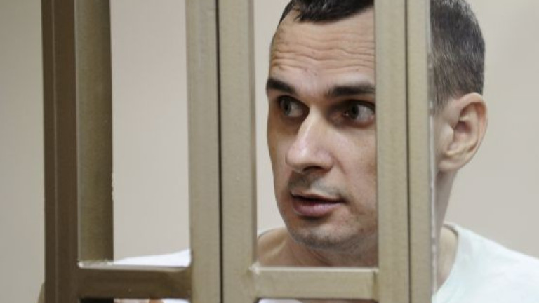 В затвора манипулират Сенцов, за да спре гладната стачка