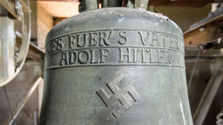 Германско село запази нацистка камбана - да им напомня за тъмните години