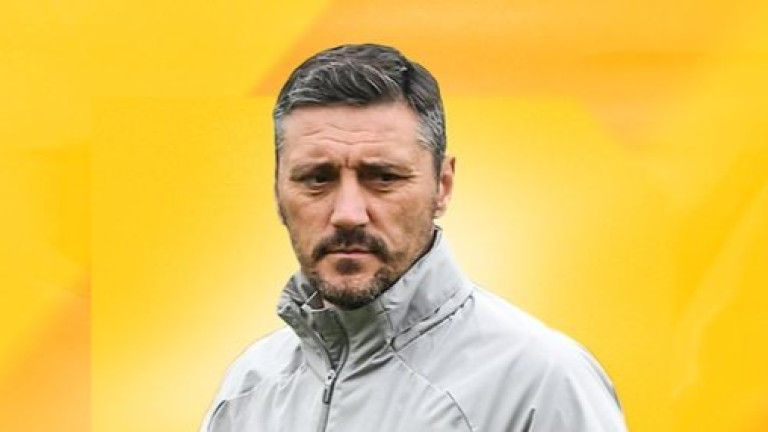 Треньорът на Ботев (Пловдив) Душан Керкез официално подписа новия си