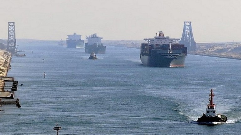 Рекорден брой кораби са минали през Суецкия канал през 2021