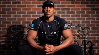 Световният шампион по бокс Антъни Джошуа не изглежда никак притеснен