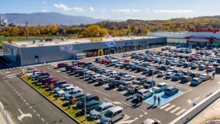 Първият ритейл парк беше открит в Перник Търговският комплекс е