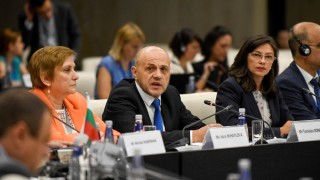 Мигрантският натиск и разпределянето на задължения показват криза на идентичността