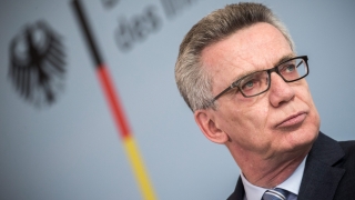 Вътрешният министър на Германия поиска центрове за депортация на мигранти