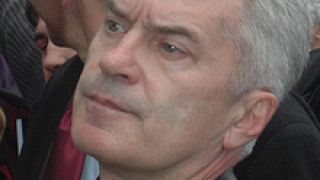 Сидеров иска арест за Петков