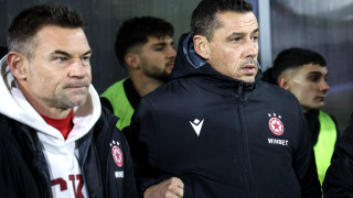 Напрежение между защитника на ЦСКА Мика Пинто и старши