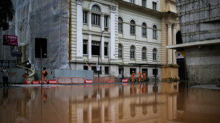 Броят на загиналите се увеличава на 39 при наводненията в Южна Бразилия