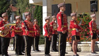 С тържествена заря проверка на площад Цар Асен Първи във