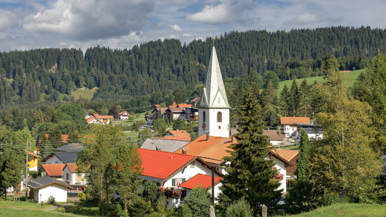 Aвстрийското ски село, заклещено в грешната нация