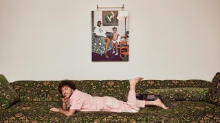 В дома на гаджето на Селена Гомес