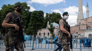 Турските сили за сигурност задържаха един от лидерите на терористичната група