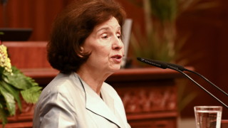 Гордана Силяновска Давкова положи клетва като първата жена президент на Северна