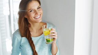 Дори малките деца знаят че лимонът е много полезен Да