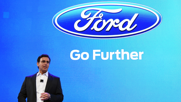 Шефът на Ford: Разглобяваме колите на всички конкуренти