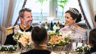 Крал Фредерик и кралица Мери в Норвегия - загърбиха ли семейните си проблеми