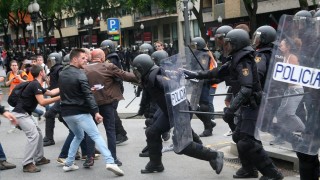 Мадуро осъди "бруталните репресии" в Каталуния