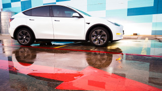 Tesla разполага с най усъвършенстваните системи за автономно управление на автомобили