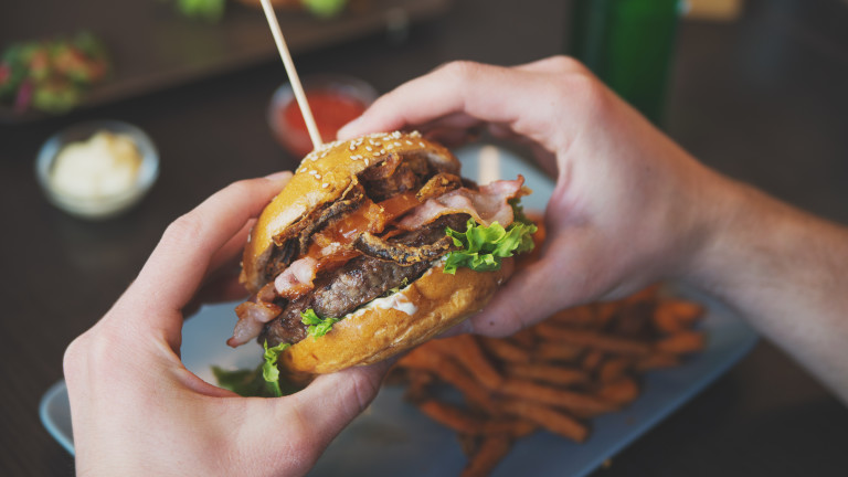 "Веган бургерите" оцеляха при гласуване в Европейския парламент