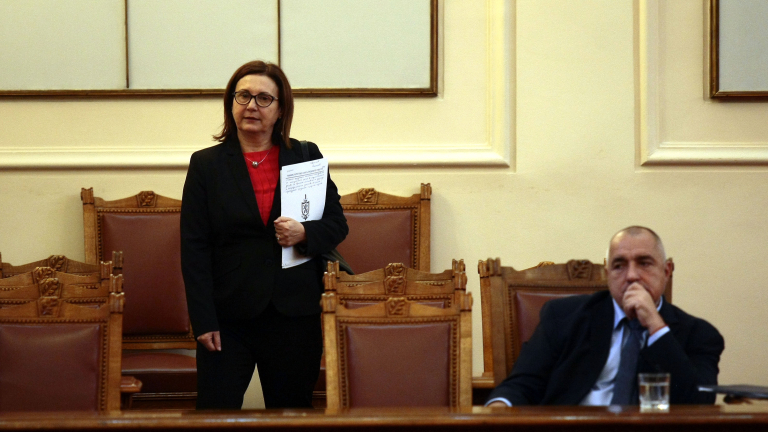 Внушението, че МВР не работи вика престъпниците и терористите, притеснена Бъчварова